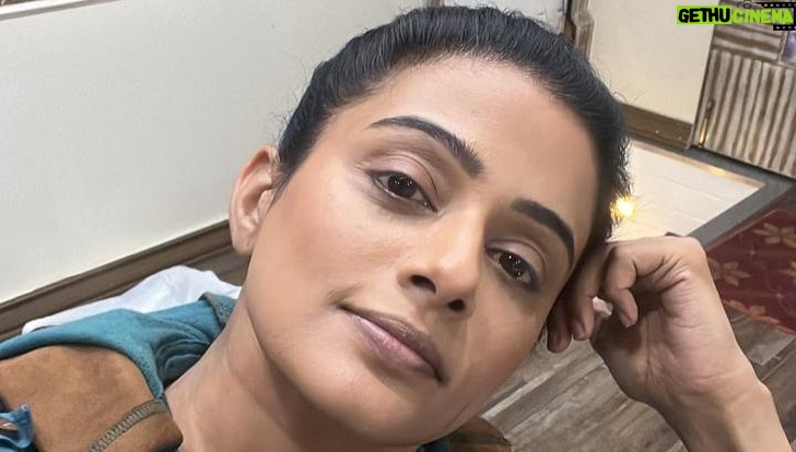Priyamani Instagram - #jawanbts with my awesome girl gang / sisters from other mothers .. cheers to our bond being so strong .. Love you all so much from the bottom of my heart ❤️❤️❤️❤️thank you for coming into my life and making it brighter and full..❤️❤️ By the way voice on clip 1… is by @yannickben Thank you for all the love and appreciation ❤️❤️ Keep them coming ❤️❤️❤️❤️❤️❤️🫡🫡🫡🫡 Good to go chief !! #jawanmovie #jawangirlgang