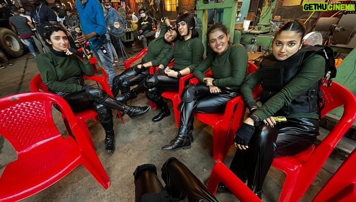 Priyamani Instagram - #jawanbts with my awesome girl gang / sisters from other mothers .. cheers to our bond being so strong .. Love you all so much from the bottom of my heart ❤️❤️❤️❤️thank you for coming into my life and making it brighter and full..❤️❤️ By the way voice on clip 1… is by @yannickben Thank you for all the love and appreciation ❤️❤️ Keep them coming ❤️❤️❤️❤️❤️❤️🫡🫡🫡🫡 Good to go chief !! #jawanmovie #jawangirlgang
