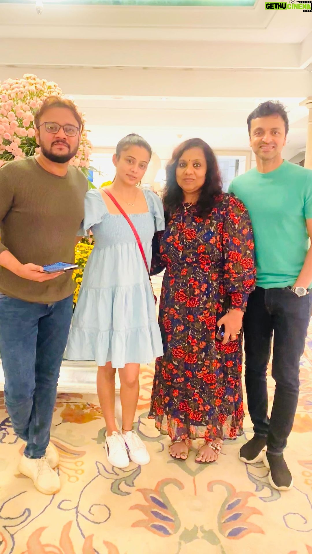 Priyamani Instagram - Which one is more divine, the music or the cake? Last month @pillumani ‘s birthday party ❤️ #mumbai #happybirthday #reels Mumbai, Maharashtra