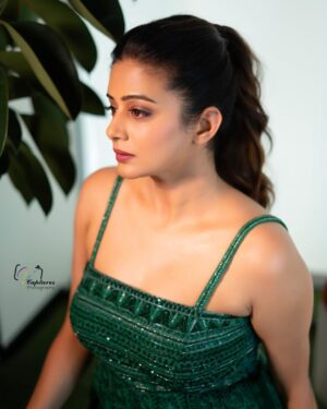 Priyamani Instagram - Feeling cute …might take over the world in this green dress💚💚💚

Outfit : @_anjali_jha_____ 
Stylist : @stylebyannapurna 
Team : @i.deekshasetti 
📸 : @v_capturesphotography 
MUH : @pradeep_makeup @shobhahawale 
#bhamakalapam2❤️