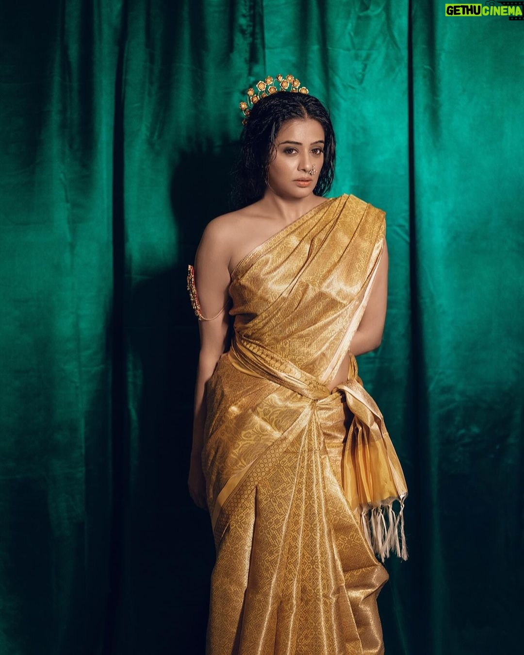 Priyamani Instagram - Felt like a painting @collectiveamara @raabtabyrahul 📸 @sbk_shuhaib Styled by @theitembomb ❤️❤️ MUH : @pradeep_makeup @shobhahawale