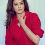 Priyamani Instagram - Red is uplifting 🌹 @gucci @just_lil_things_ 📸 @sbk_shuhaib Retouching @ajmaltorres Styled by @theitembomb ❤️❤️ MUH : @pradeep_makeup @shobhahawale