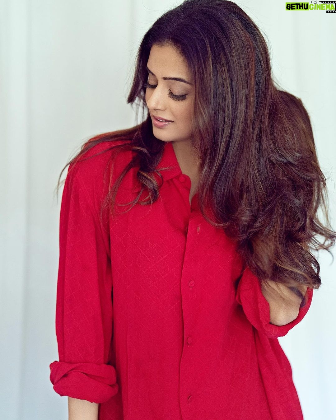 Priyamani Instagram - Red is uplifting 🌹 @gucci @just_lil_things_ 📸 @sbk_shuhaib Retouching @ajmaltorres Styled by @theitembomb ❤️❤️ MUH : @pradeep_makeup @shobhahawale