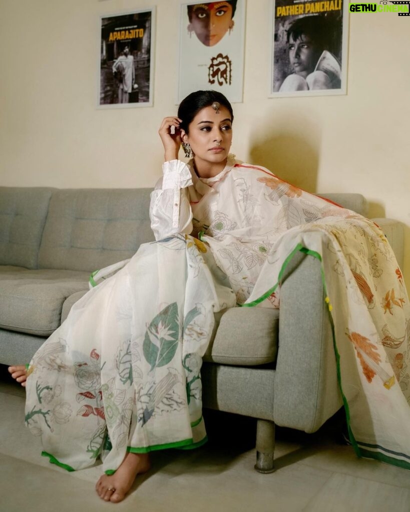 Priyamani Instagram - Absolutely enjoyed wearing this beautiful creation by @injiri and their team of 45 tailors and handwork ladies. All their garments are processed in-house right from conceptualisation, to design, to tailoring, and packaging. #materialsholdmemories Jewelry by @aquamarine_jewellery 📸 @sbk_shuhaib Retouching @ajmaltorres Styled by @theitembomb ❤️❤️ MUH : @pradeep_makeup @shobhahawale
