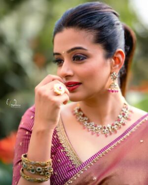 Priyamani Instagram - Stepping into the spotlight draped in elegance and grace❤️❤️❤️
Wearing : @anushareddy.couture 
jewellery : @sammohana_by_anushauppaluri @alluringaccessories.a2 
Styling : @stylebyannapurna 
Team : @i.deekshasetti 
📸 : @v_capturesphotography 
MUH : @pradeep_makeup @shobhahawale