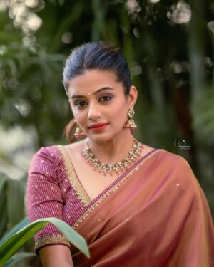 Priyamani Instagram - Stepping into the spotlight draped in elegance and grace❤️❤️❤️
Wearing : @anushareddy.couture 
jewellery : @sammohana_by_anushauppaluri @alluringaccessories.a2 
Styling : @stylebyannapurna 
Team : @i.deekshasetti 
📸 : @v_capturesphotography 
MUH : @pradeep_makeup @shobhahawale