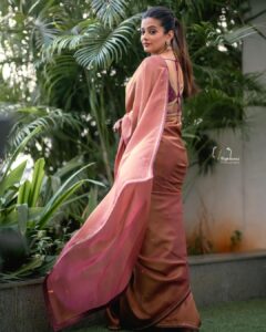 Priyamani Instagram - Stepping into the spotlight draped in elegance and grace❤️❤️❤️ Wearing : @anushareddy.couture jewellery : @sammohana_by_anushauppaluri @alluringaccessories.a2 Styling : @stylebyannapurna Team : @i.deekshasetti 📸 : @v_capturesphotography MUH : @pradeep_makeup @shobhahawale