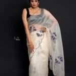 Priyamani Instagram - Embrace the drapes …. Adore the grace ❤️❤️❤️❤️ Saree : @phanireddyofficial Jewellery : @houseofqc Styling : @stylebyannapurna Team : @i.deekshasetti 📸 : @v_capturesphotography MUH : @pradeep_makeup @shobhahawale
