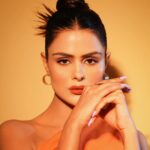 Priyanka Chahar Choudhary Instagram - Channeling my inner sunshine 🔆 Photographer: @abhay_r_kirti Styled by : @kmundhe4442 Outfit by : @papzclothing Hair: @trevenihairartist Makeup: @makeoverbysejalthakkar #priyankachaharchoudhary