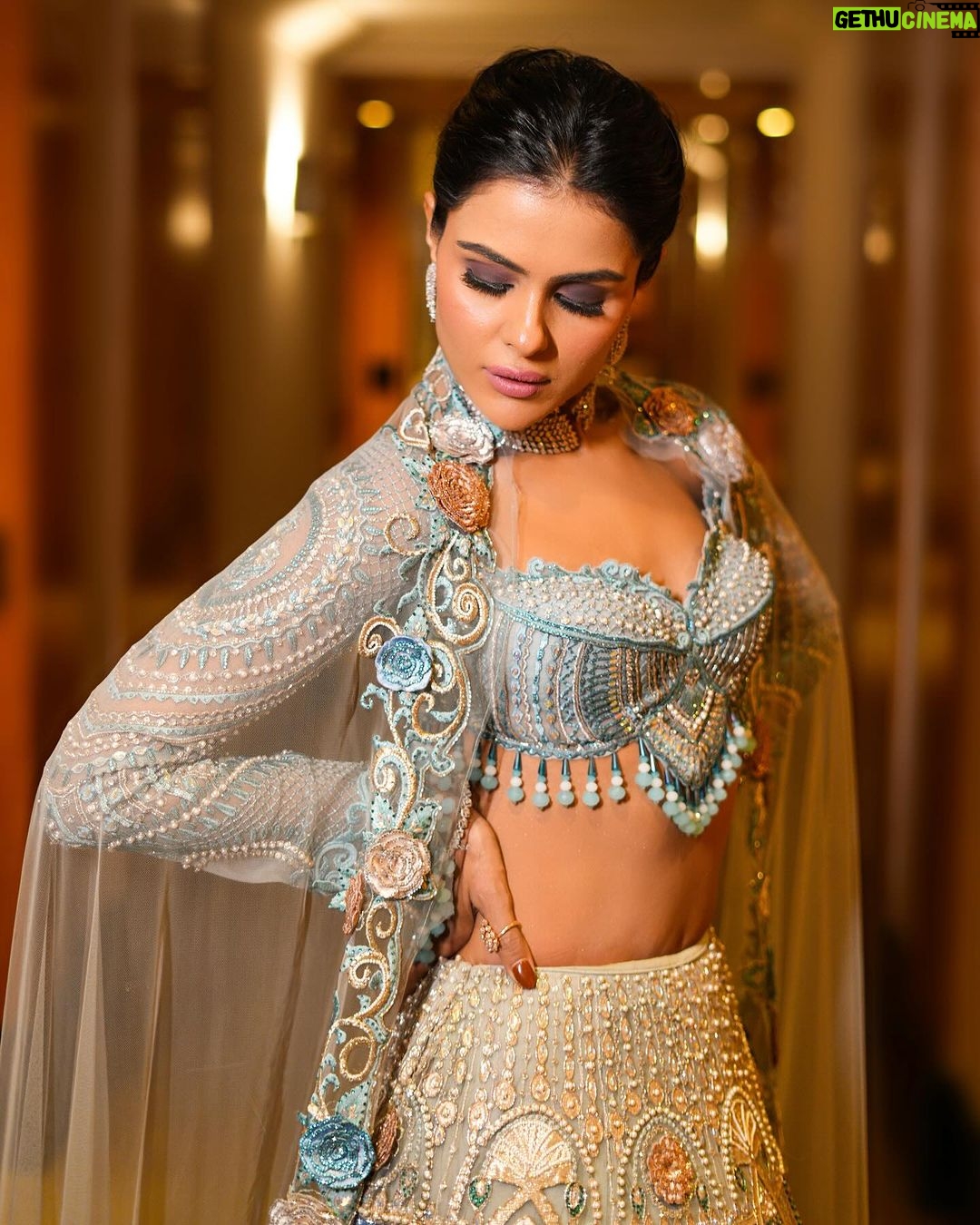 Priyanka Chahar Choudhary Instagram - Nothing can beat that Desi Glam⚡ Showstopper for @anjaleeandarjunkapoor ✨ Photographer: @harrymalik__photography__ Makeup: @iffatfatma204 Hair: @amitbhardwaj.hair #priyankachaharchoudhary