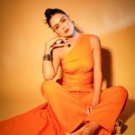 Priyanka Chahar Choudhary Instagram - Orange extravaganza 🧡 Photographer: @abhay_r_kirti Styled by : @kmundhe4442 Outfit by : @papzclothing Hair: @trevenihairartist Makeup: @makeoverbysejalthakkar #PriyankaChaharChoudhary