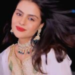 Priyanka Chahar Choudhary Instagram - Thoda theek hote hi kaise jhoomne lagi mai 😋 Also, I was missing you all 🙈