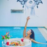 Priyanka Chahar Choudhary Instagram - Throwback to this beautiful time in Goa ❤️🌴🥂 Thank you @stay.elivaas for the good times ✨ #priyankachaharchoudhary