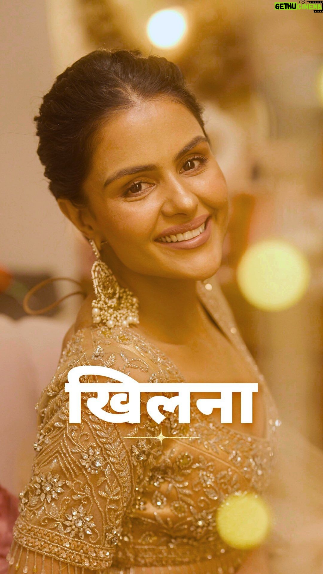 Priyanka Chahar Choudhary Instagram - Mega Diwali GIVEAWAY with Pears! ๐ Win your GLOW must haves with 2 simple steps: 1. Follow @pearsindiaofficial 2. Once done, like and drop a comment of your favourite Pears memory on this post ๐งก Diwali ke iss tyohar mein ek alag hi Glow hota hai, aur hamari bhasha mein 'Glow' ko 'เคเคฟเคฒเคจเคพ' kehte hain! Iss Diwali, mere Glow ka reason kuch khaas hai! Iss Video ko dekhiye aur jaaniye! Aapki favourite Diwali tradition kya hai aur Glow ko aapki bhasha mein kya kehte hain, ye mujhe comment mein zaroor batana! #GotMeGlowing #Festiveseason #Indianfestival #Diwali #DiwaliGlow #DiwaliVibes #Glycerinsoap #GlowingSkin #PearsIndia #7daystoglow