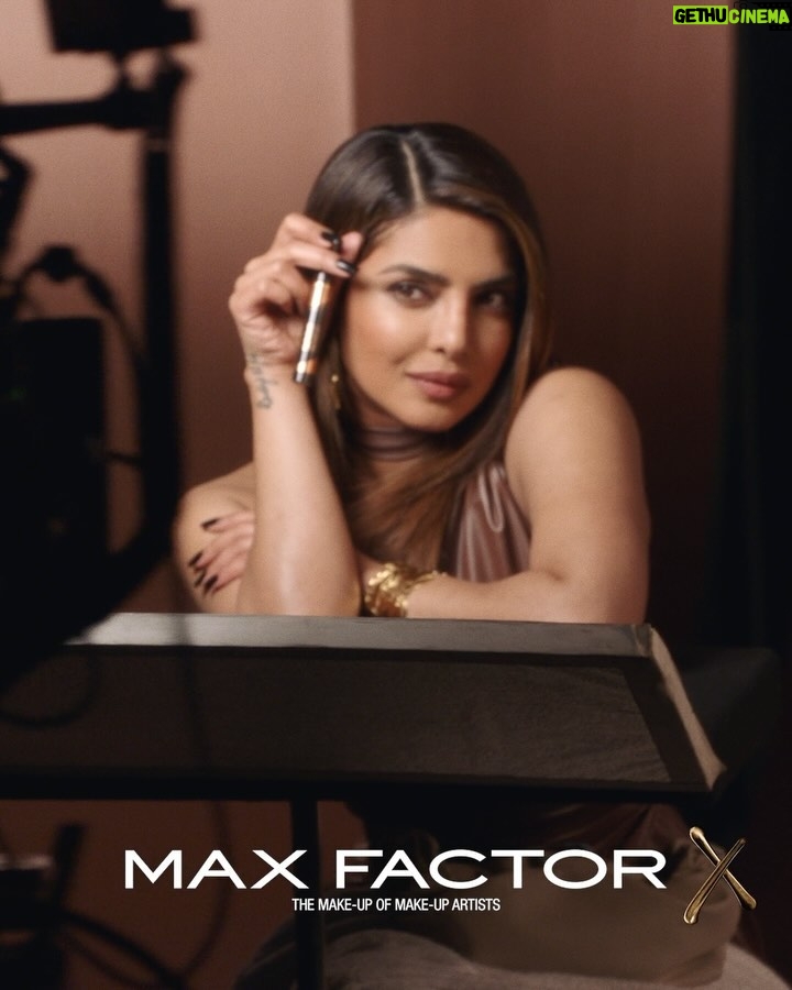 Priyanka Chopra Instagram - Mascara game strong with the new Max Factor 2000 Calorie Pro Stylist! 🖤 Shop now at @rossmannpl @maxfactor #ad