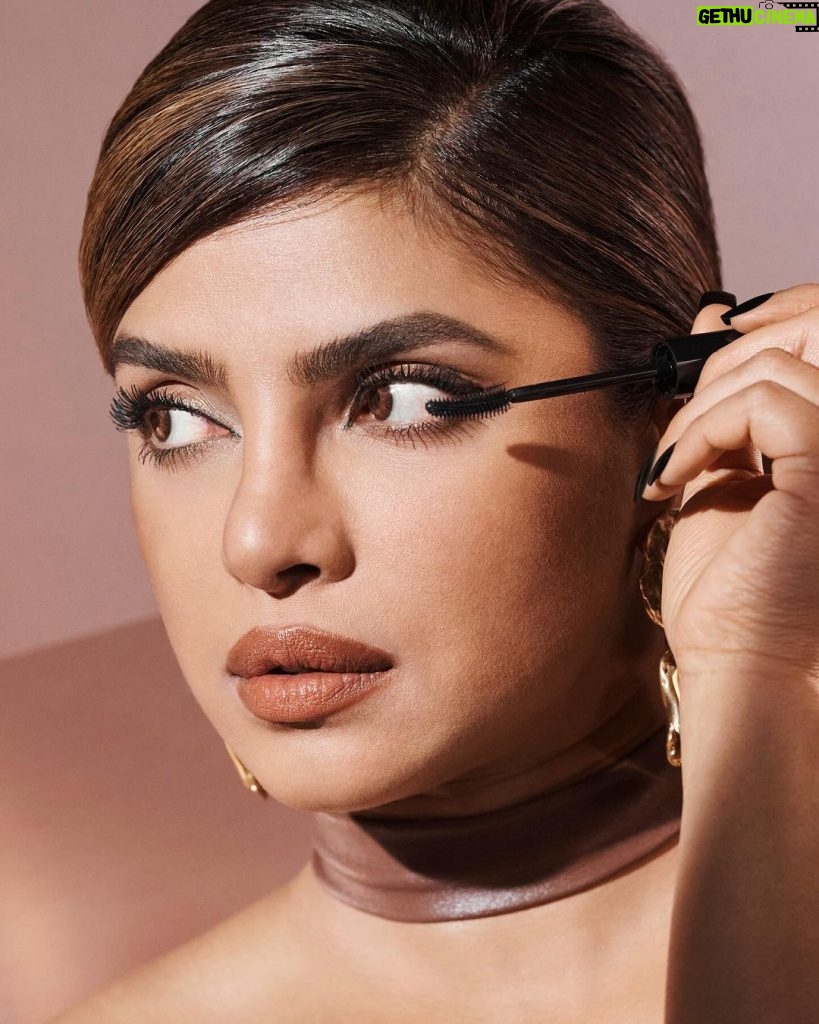 Priyanka Chopra Instagram - Mascara game strong with the new Max Factor 2000 Calorie Pro Stylist! 🖤 Shop now at @rossmannpl @maxfactor #ad