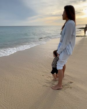 Priyanka Chopra Instagram - Took some time to feed my soul. 2023 had me spent.. maybe I still am. Here’s to a 2024 highlighted by peace, respite, family, love, joy and community. Hold your loved ones close. We are very lucky if we can. Happy new year ❤️🙏🏽