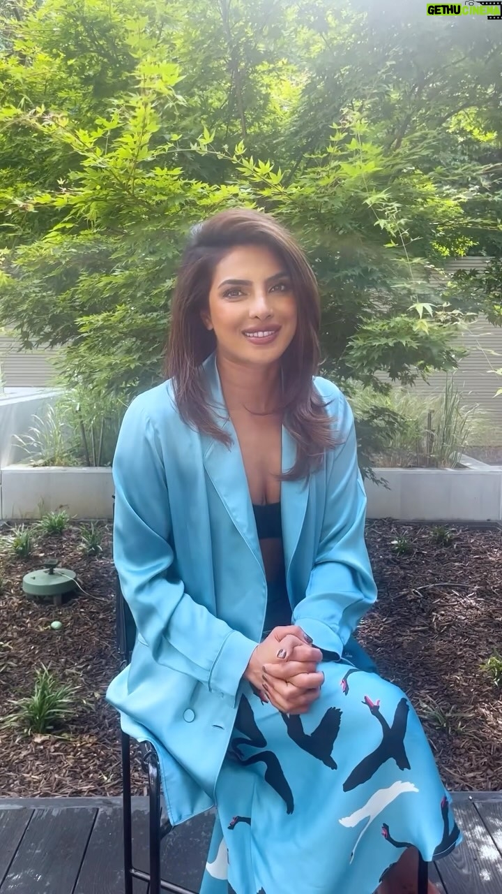 Priyanka Chopra Instagram - Effortless hair care ~ all day everyday with @anomalyhaircare. Get yours now on @mynykaa 🩶🤍