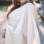 Priyanka Deshpande Instagram - Nenjinile 🤍 . . . Thank you @jsdigitaluk for capturing this❤️❤️ . . #london #wedding #feelingbeautiful #sareelove #traditional #homelygirl #omane #livinglife #travelling #workhard #havingfun #repeat #yolo #youliveonlyonce #selfcare #selflove London, United Kingdom