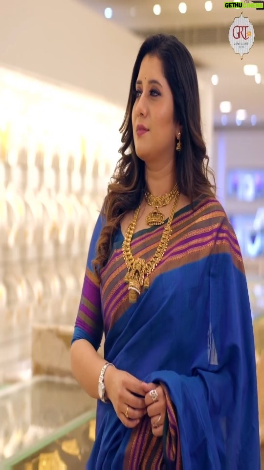 Priyanka Deshpande Instagram - Come and explore the Deepavali offers @grtjewellers, with the new contemporary collections, and find that perfect gift for your loved ones at #GRTJewelers. Be it your friends, family or for yourself.🪔 🪔 ✨ 🎁 Don’t forget to checkout their amazing offers, where you Get equal weight of silver free on purchase for all gold Jewellery. Get 25 grams of silver free for every carat of diamond Get 25% off on MC on purchase of Silver Articles Get 10% off on MRP at purchase of Silver Jewellery *Terms and conditions applied #GRTjewellers#goldjewellery#diamondjewellery#silverjewellery#diwalioffers