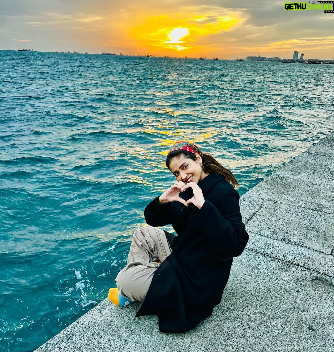 Priyanka Jawalkar Instagram - As I see everyone being grateful for 2023, I was thinking do I have to write something about this year ? I was barely active at all. It was all fine till Feb, felt like every other year. Only till mid year when I complained to my doctor that I am waking up from the middle of the sleep and I feel confused and don’t remember anything, couple of times, is when he decided we need to go for brain mri and that’s when I ever heard the term called Epilepsy. Little did I know battling it would be the toughest thing I ever had to do. I became weak to an extent that I couldn’t open a bottle cap. Getting out of the home felt like an effort, i would forget things, incidents. I can go on and on. But this year had taught me many things, Not everyone is at your lowest. Not everyone entertains you at your worst, they don’t really have to. How others treat you is purely their perception of what they think of you, it really doesn’t reduce your value. You don’t have to prove your self worth to anyone. You have come a long way in your life already. And above all health is the true wealth. And remember the people who are with you at your utter lowest. 2023 thank you for giving me a reality check. 2024, 2023 had prepared me enough for you 😉 also it’s been 3 months and there’s no episode of any seizure 😎 #doneanddusted #recovery