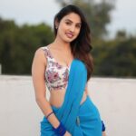 Priyanka KD Instagram - कोई लफ़्यों के लिए बैठा रहा , किसी ने आँखें पढ़ ली ♥️ #photoshoot #photooftheday #pictures #saree #sareelove #sareefashion #blueeyes #telugu #telugucinema #hyderabad #southstyle #priyankakholgade #priyankakd #mumbai #maharashtra