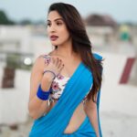 Priyanka KD Instagram - कोई लफ़्यों के लिए बैठा रहा , किसी ने आँखें पढ़ ली ♥️ #photoshoot #photooftheday #pictures #saree #sareelove #sareefashion #blueeyes #telugu #telugucinema #hyderabad #southstyle #priyankakholgade #priyankakd #mumbai #maharashtra
