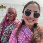 Priyanka KD Instagram – Let’s begin my BirthDay with family … every year I celebrated my birthday out of India with frnds , clubs , dance and whatever bull shit but Now i want celebrate like this 

#kashivishwanath #kashi #kashivishwanathtemple #varanasi #banaras #priyankakholgade #birthday #birthdaygirl #priyankakd