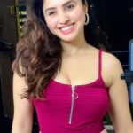Priyanka KD Instagram – Gulabi saree nahi gulabi dress aahe 😜….. 

#reels #reelsinstagram #reelitfeelit #reelkarofeelkaro #priyankakholgade