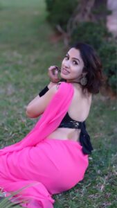 Priyanka KD Instagram - Trending ❤️……. #reels #reelsinstagram #reelitfeelit #reelkarofeelkaro #hyderabad #telugu #saree #sareefashion #sareelovers #pinksaree