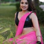 Priyanka KD Instagram - Gulabi saree Pink heart 🩷…….. #priyankakholgade #instagram #instagood #instalike #photooftheday #photography #saree #sareelove #sareefashion #gulabisaree #gulabi #love #mumbai #maharashtra #hyderabad #telugu #southmovies