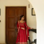 Priyanka Mohan Instagram – 🌶️🌶️🌶️

Outfit- @lajjooc
Accessories- @karnikajewelshyd
Footwear- @aprajitatoorofficial
Styled by- @openhousestudio.in
Styling team- @prarthanasrinivasaraja @mithra_kandhaswaami
Photos @kannasrihari 
Hair @chinnahairstylist