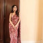 Priyanka Mohan Instagram – Looks like I’ve a favourite  Profile? Haha 

Outfit- @ridhimehraofficial
Accessories- @karnikajewelshyd
Styled by- @openhousestudio.in
Styling team- @prarthanasrinivasaraja @mithra_kandhaswaami
Photos @kannasrihari