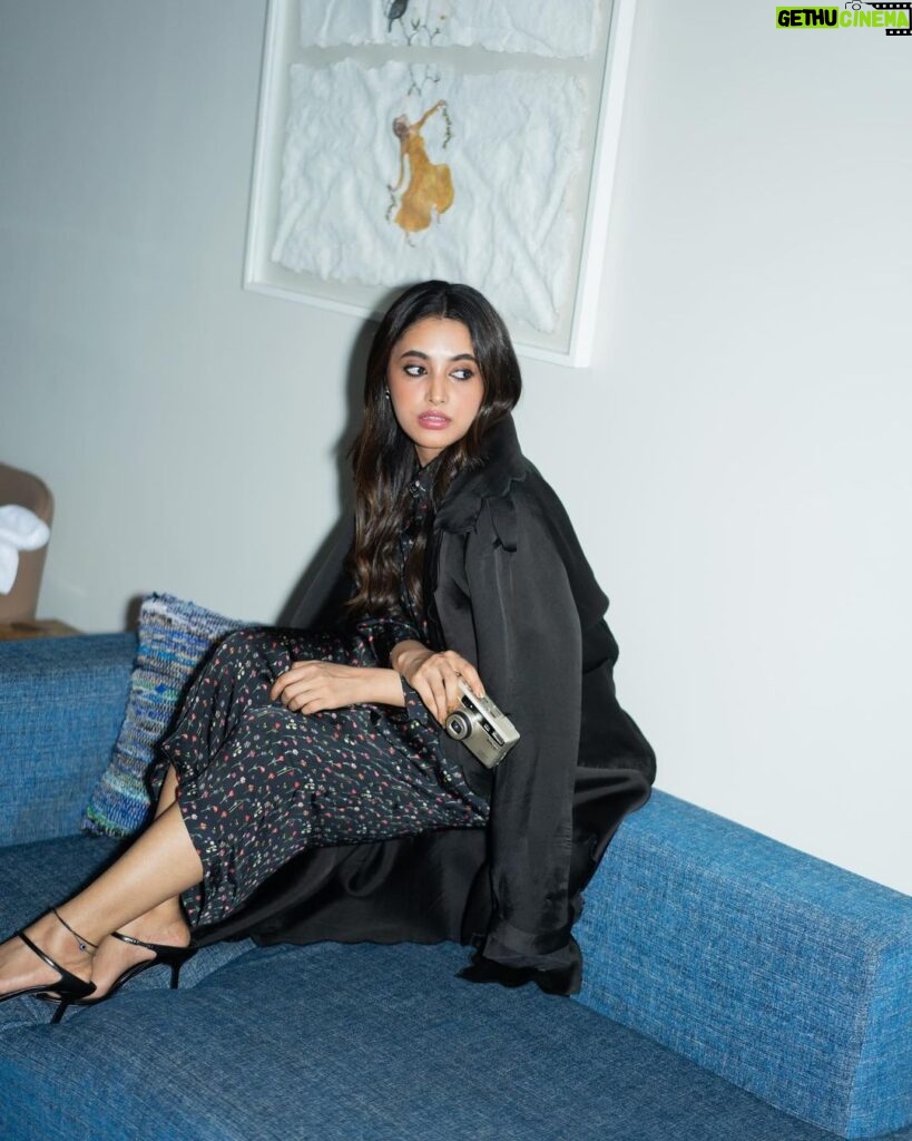 Priyanka Mohan Instagram - ♠️ Outfit - @archanaraolabel Footwear - @charleskeithofficial Styling - @Openhousestudio.in Assisted by - @mithra_kandhaswaami @prarthanasrinivasaraja Photos - @kannasrihari