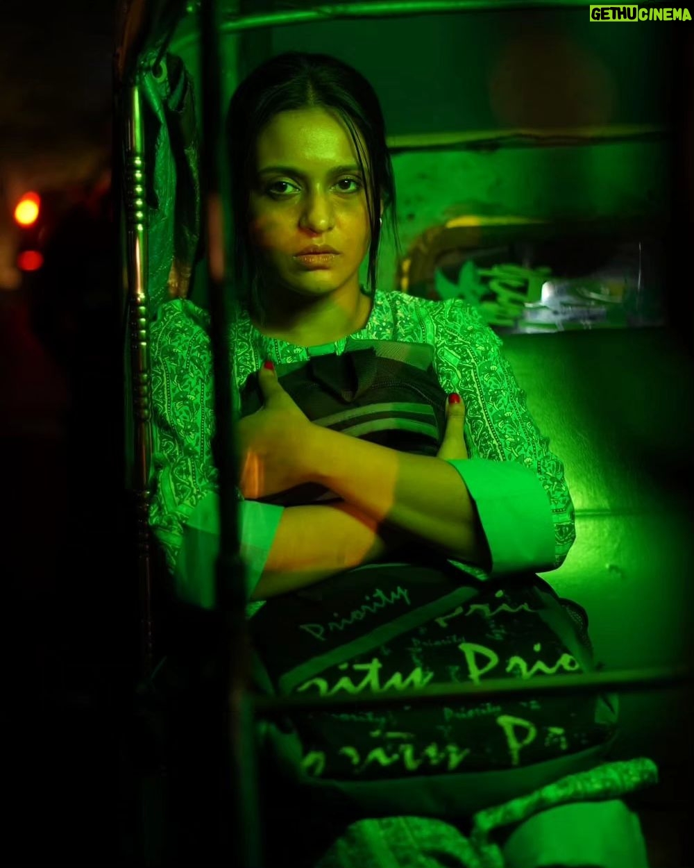 Priyanka Sarkar Instagram - Here we are! Plain at times, devilish at other times🎬 Portraying the character of a plain woman from the slums to a model dressed as a Monster roaming around in Chinatown in Aneek Chaudhuri's Hindi Project #TheZebras costarring @mrfilmistaani & Usha Banerjee. #zebras #zebrasdarkstart #hindifilm @aneekcapturesu @yulinproductions