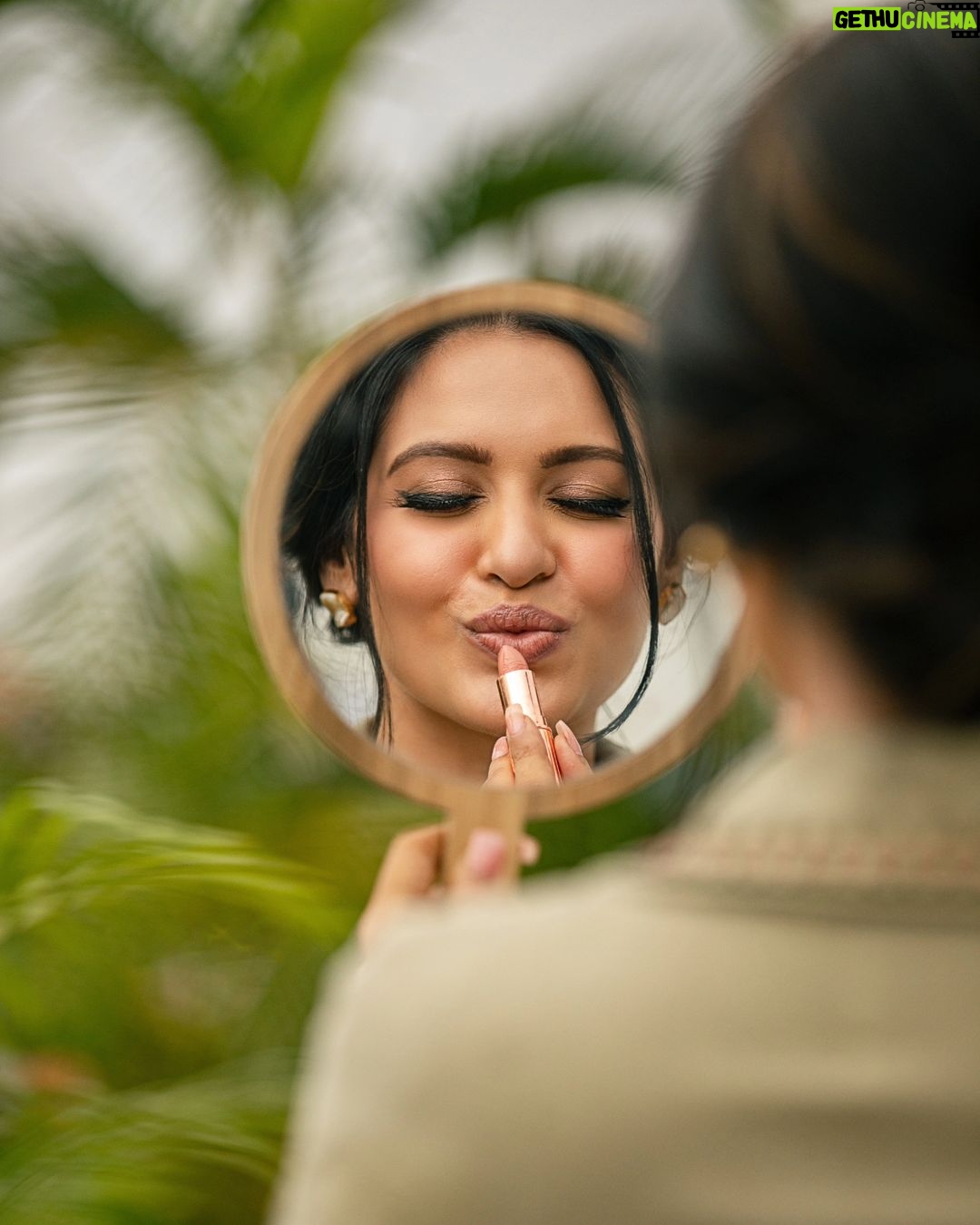 Priyanka Sarkar Instagram - @aajkaal.in @sayantan_dutta_photography @makeup_abhijithchanda @fashiondoctor_official