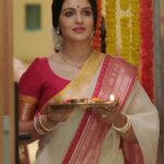 Priyanka Sarkar Instagram - কথা দিয়ে আঘাত করাটা কি আঘাত নয়? #Lojja: Trailer Out Now | Series directed by @aditiroyz03, based on the research conducted by @samragneebandyopadhyay, premieres 22nd March, only on #hoichoi. @priyankasarkarz @anujoy_chattopadhyay #SrijaHalum @indrasishroystories #KheyaliDastidar #NamitaChakraborty #IndrajitMazumder @sneha.mishti_official @saolichattopadhyay #SubhadeepGuha @svfsocial @iammony