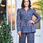 Priyanka Sarkar Instagram - Wearing @qwomanindia @somnath_roy_photography @fashiondoctor_official @makeupbysumanganguly @moumitasani #ChristmasTime ...