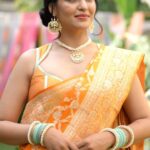 Priyanka Sarkar Instagram - রঙের বাহারে আপনি হয়ে উঠুন অনন্য @priyagopalbishoyiofficial -র সাজে...💛