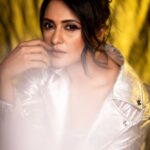 Priyanka Sarkar Instagram - ❄️❄️❄️ @imsayandey @fashiondoctor_official @makeupbysumanganguly @moumitasani @abhireporting @bhaskar5100