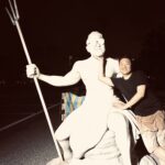 Psy Instagram - 총 열번의 흠뻑쇼를 끝냈습니다. 이제 대구, 부산 각 두번씩 총 네번의 무대만을 남겨놓고 있습니다. 매 공연마다 오늘만 산다는 마음으로 최선보다 좀 더 큰 최선을 했습니다. 그런데…그래도…그럼에도…가능하다면 더 남아나는거 없이 해보고 싶습니다. 남은 네 번 관객들…각오하고 오세요…저도 각오하고 가겠습니다!! -누구보다 공연이 끝나는걸 싫어하는 싸군올림