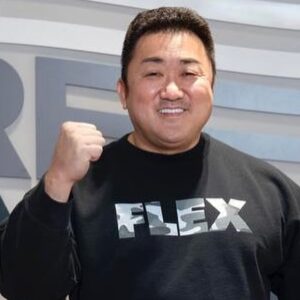Psy Instagram - #올나잇하루전 
before and after 너클밴드&굿즈 
감사합니다 @donlee 
*너클 밴드가 매우 작아보임