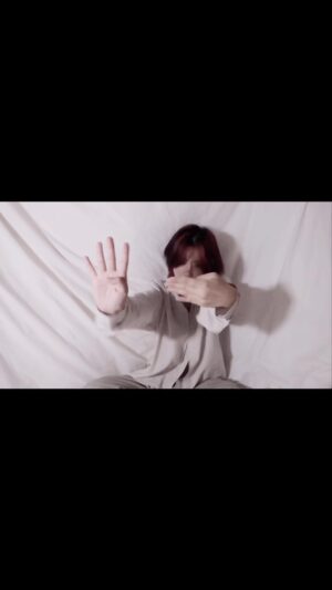 Psy Instagram - 뮤지션 안신애 @shinae_an 의 솔로 데뷔곡 #respect 를 듣자마자 아이키 @aiki_kr 섭외한 나 칭친해 ☺️ 
*최선의 가사와 최선의 곡 최선의 보컬과 최선의 춤…호들갑 떨고 싶지 않지만…그게 잘 안되는군요 ㅋㅋㅋ 
9월21일 낮12시에 공개될 #respect 많이 좋을꺼에요 
*만약 별로면 일주일 내내 샐러드만 먹겠음 🥗