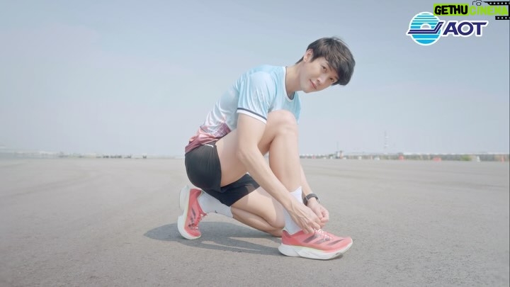 Puttichai Kasetsin Instagram - THE 3rd RUNWAY SUVARNABHUMI CHARITY RUN 🗓️วันอาทิตย์ที่ 17 มีนาคม 2567 เปิดรับสมัครแล้ววันนี้ - วันที่ 3 มีนาคม 2567 ลงทะเบียนรับสมัคร ลิ้งก์ : https://race.thai.run/the3rdrunway ขอเชิญทุกท่าน ร่วมเปิดประสบการณ์ครั้งหนึ่งในชีวิต วิ่งบนทางวิ่งเส้นที่ 3 ท่าอากาศยานสุวรรณภูมิ สัมผัสความยิ่งใหญ่ของท่าอากาศยานระดับโลกท่ามกลางวิวทิวทัศน์ที่สวยงามของท่าอากาศยานสุวรรณภูมิ__-🛫 🏃🏻♀️ระยะวิ่ง 1 กิโลเมตร ราคา 1,000 บาท (Vip) 🏃🏻ระยะวิ่ง 5 กิโลเมตร ราคา 600 บาท 🏃🏻♂️ระยะวิ่ง 10 กิโลเมตร ราคา 800 บาท โดยรายได้ทั้งหมดเพื่อจัดซื้อเครื่องมือและอุปกรณ์การแพทย์แก่โรงพยาบาลในถิ่นทุรกันดาร☺️🙏🏻 “ร่วมสร้างประวัติศาสตร์ครั้งใหม่ และช่วยเหลือสังคมไปด้วยกัน” แล้วพบกันบนรันเวย์ ..✈️ 📌ติดตามรายละเอียดเพิ่มเติมได้ที่ https://www.facebook.com/the3rdrunwaysuvarnabhumicharityrun #The3rdrunwaysuvarnabhumicharityrun #โครงการเดินวิ่งการกุศล #ทางวิ่งเส้นที่3ท่าอากาศยานสุวรรณภูมิ #ท่าอากาศยานสุวรรณภูมิ #รันเวย์ที่3 #งานวิ่ง #AOT