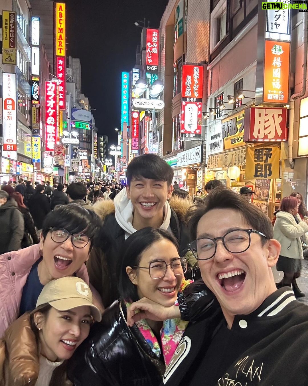 Puttichai Kasetsin Instagram - พาเด็กชายเที่ยวญี่ปุ่นคร้าบ สนุกจังเลย 🥰 @pjpjpitt