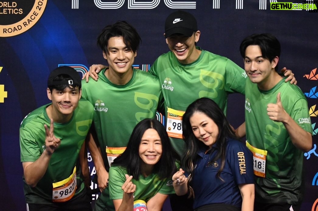 Puttichai Kasetsin Instagram - ปีหน้าจะกลับมามาราธอน 😍 เป็นสนามที่บรรยากาศสนุกมากกกก อากาศเย็น กองเชียร์เต็มสองข้างทาง เริ่มซ้อมเลอออออ 😮💨 . . . #ChangBuriramMarathon2024 #ChangInternationalCircuit #เติมเต็มคำว่าเพื่อน Chang International Circuit
