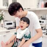 Puttichai Kasetsin Instagram – 1วัน1000คำถามกับแม่คร้าบบบ 🤣 @pjpjpitt เติบโตและเก่งขึ้นเรื่อยๆ พ่อแม่ภูมิใจไม่หยุดเลยครับลูก หลงลูกสุดคร้าบ 55555 🥰❤️ #พีร์เจ1ขวบ2เดือน