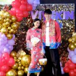 Puttichai Kasetsin Instagram – ทานข้าวปีใหม่ตรุษจีนกับทีมวิฟสกินที่รัก ขอบคุณที่ร่วมสร้างครอบครัวเราไปด้วยกันน้าาา เฮงๆรวยๆสุขภาพแข็งแรงทุกๆคนค่ะ ลุ้นอังเปาสนุกมากกกกก ขอบคุณอังเปา top up ซองพิเศษจากป่ะป๊า หม่าม้า น้องสาวที่น่ารักด้วยนะคะ @nieabtrinn ☺️🙏🏼🧧❤️🎊🪭🐉

❤️💜 @vivskin 
🎉🎈 @balloonpop_pop 
🍽️🍾 @watersidekaraoke Waterside Karaoke Restaurant