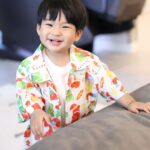 Puttichai Kasetsin Instagram – หมั่นเขี้ยวเจ้าลูกคร้าบบบบ หน้าไม่ซ้ำซักรูป ส่วนรูปสุดท้ายที่มาของคำว่า หล่อลื่น ครับผม พีร์เจเป็นเด็กสายฮา @pjpjpitt 😂🎄🤣✨😆❤️

ชุดน่ารักจาก @saifahbhayu ครับ ☺️🙏🏼🫰🏼