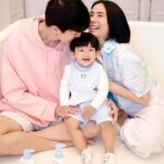 Puttichai Kasetsin Instagram – Always Happy ครับ 😆🩵✨

ทุกวันก่อนทำกิจกรรม ขาดไม่ได้เลยที่แม่ต้องบำรุงผิวให้น้องพีร์เจ  เตรียมผิวให้ชุ่มชื้น พร้อมกลิ่นหอม
น่ารักอารมณ์ดี พร้อมไปลุยทุกกิจกรรม ด้วย ดีนี่ ออร์แกนิค ออลเวย์ส แฮปปี้ เบบี้โลชั่น ที่มาพร้อม
Emoti Tech เทคโนโลยีกลิ่นหอมที่ช่วยให้เบบี้อารมณ์ดี : ตัวช่วยที่แม่วางใจ บำรุงผิวต้าวพีร์เจให้เนียน
นุ่ม หอมน่ารักอารมณ์ดีทั้งวัน 😄🫰🏼
#DneeThailand #DneeSmileBooster #บูสต์รอยยิ้มได้ทั้งบ้าน